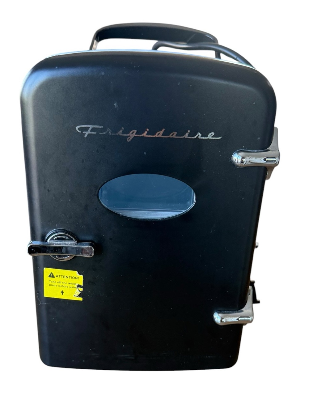 Frigidaire Retro Skincare / Makeup Mini Fridge